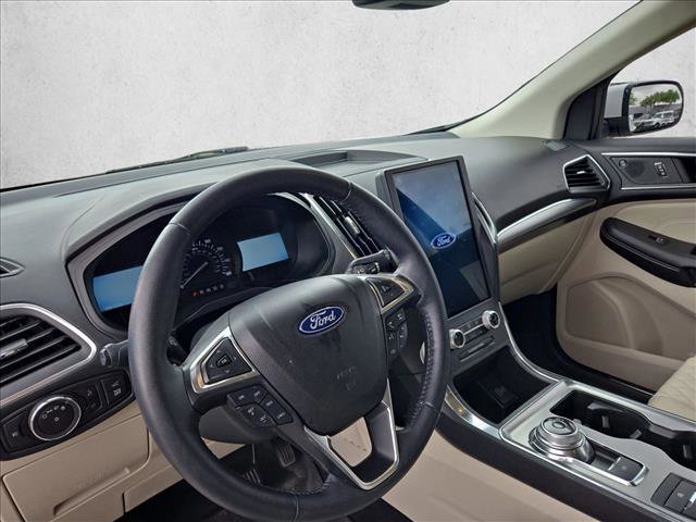 Used 2023 Ford Edge Titanium image 9