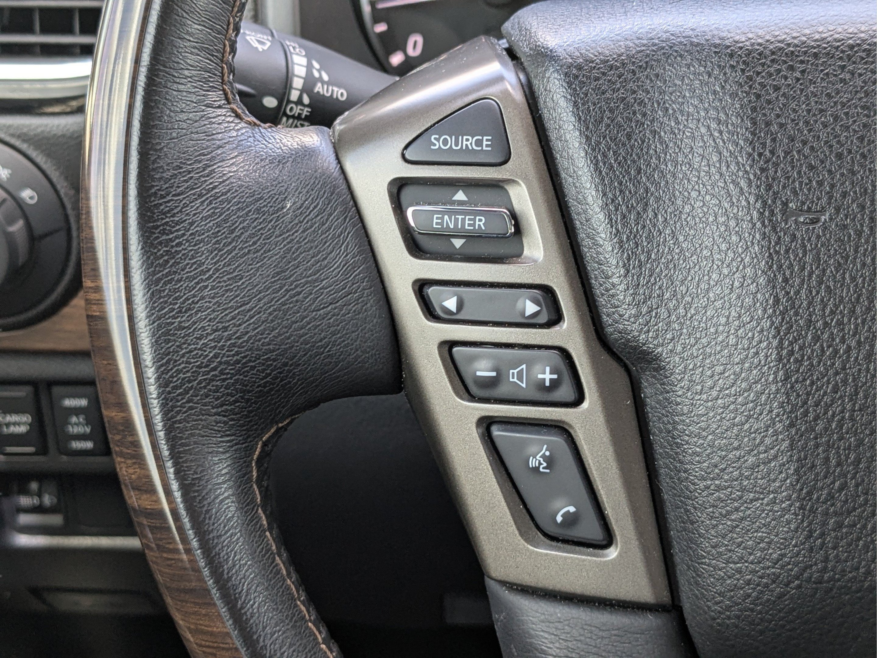 Used 2020 Nissan Titan Platinum Reserve w/ Moonroof Package AWD/4WD image 25
