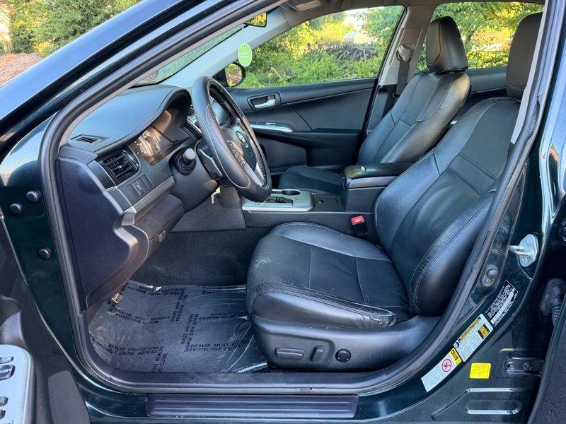 Used 2012 Toyota Camry SE FWD image 13