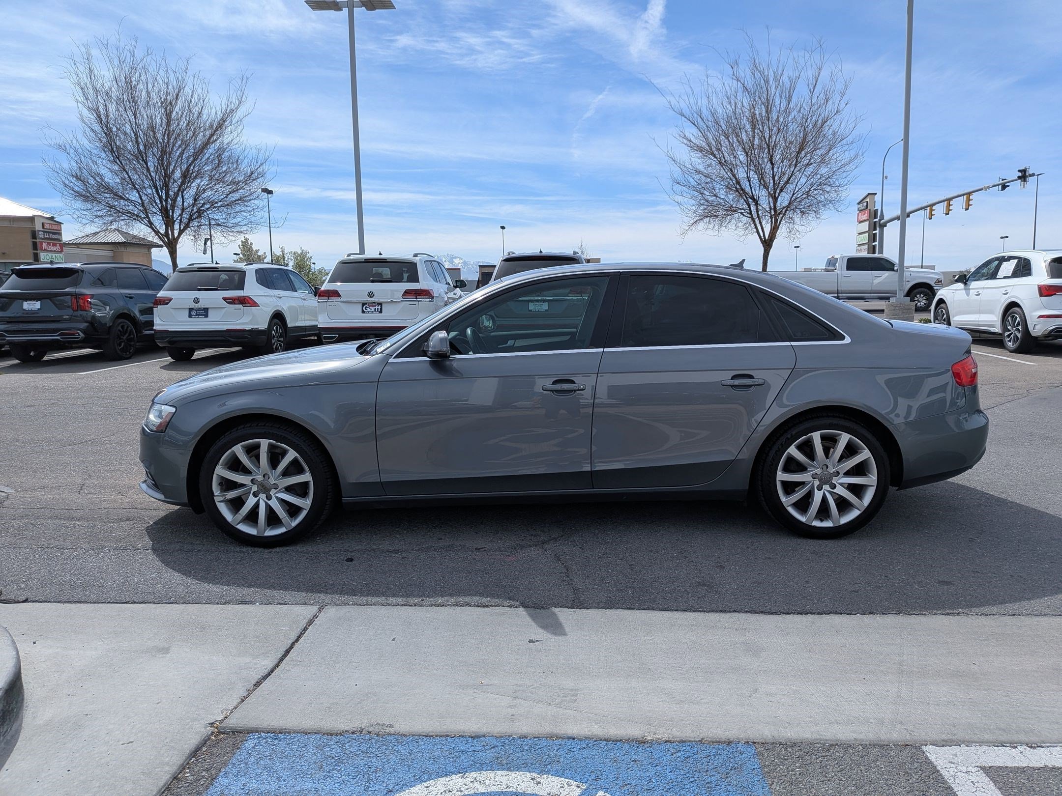 Used 2013 Audi A4 2.0T Prestige w/ Prestige Pkg image 9