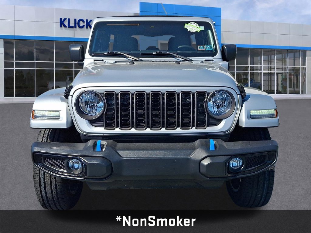 Used 2024 Jeep Wrangler Unlimited w/ Convenience Group AWD/4WD image 2