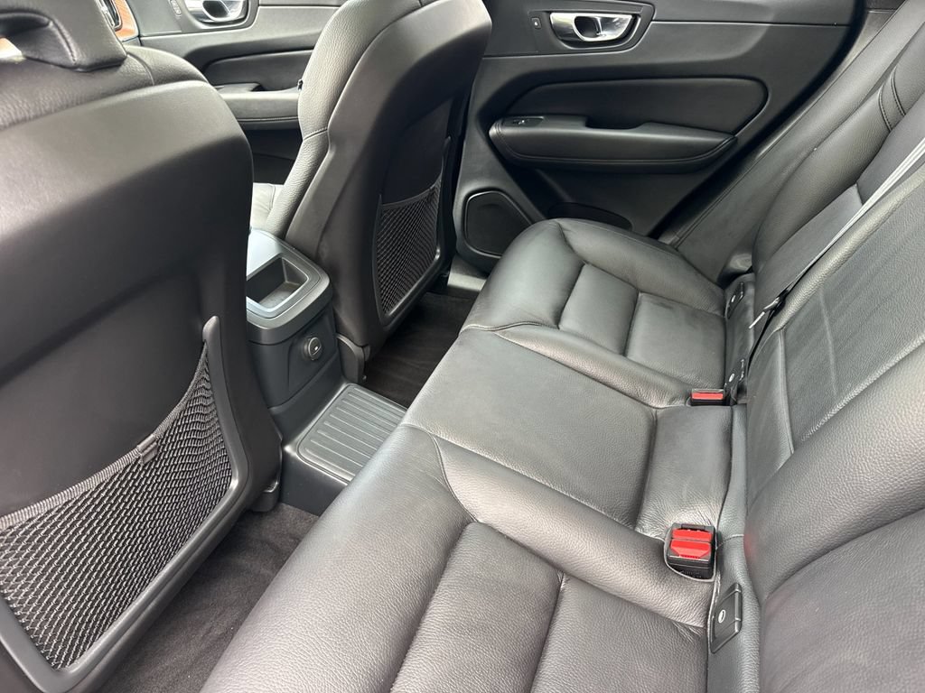 Certified 2023 Volvo XC60 T8 Plus AWD/4WD image 11