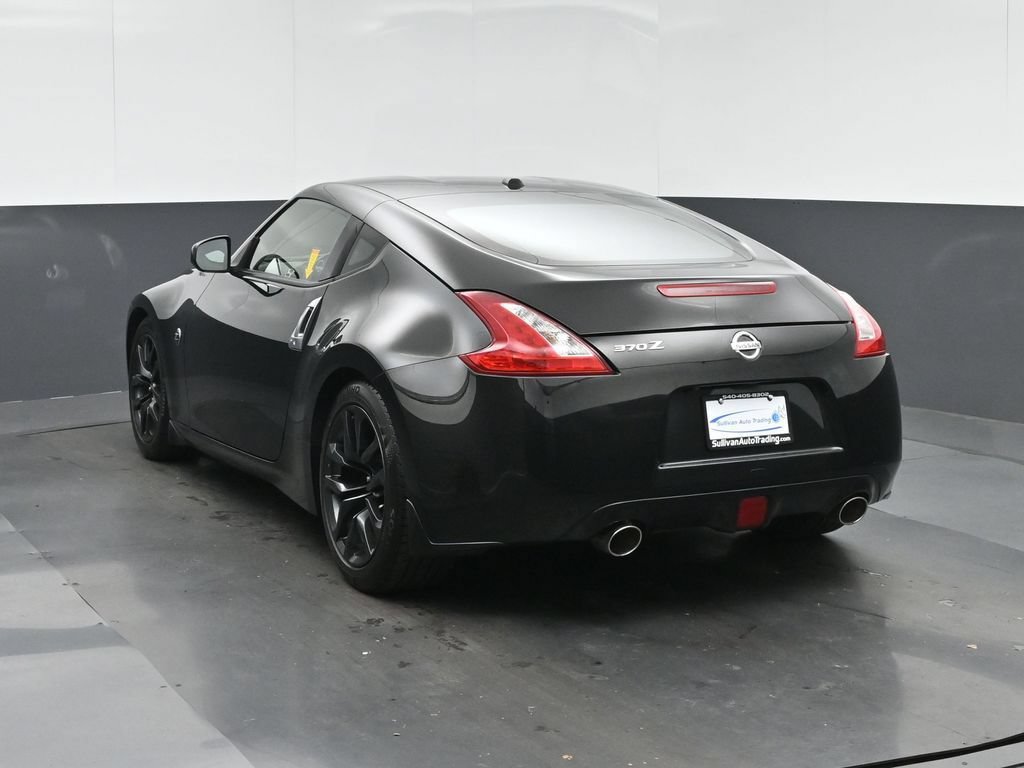Used 2016 Nissan 370Z Touring RWD image 5