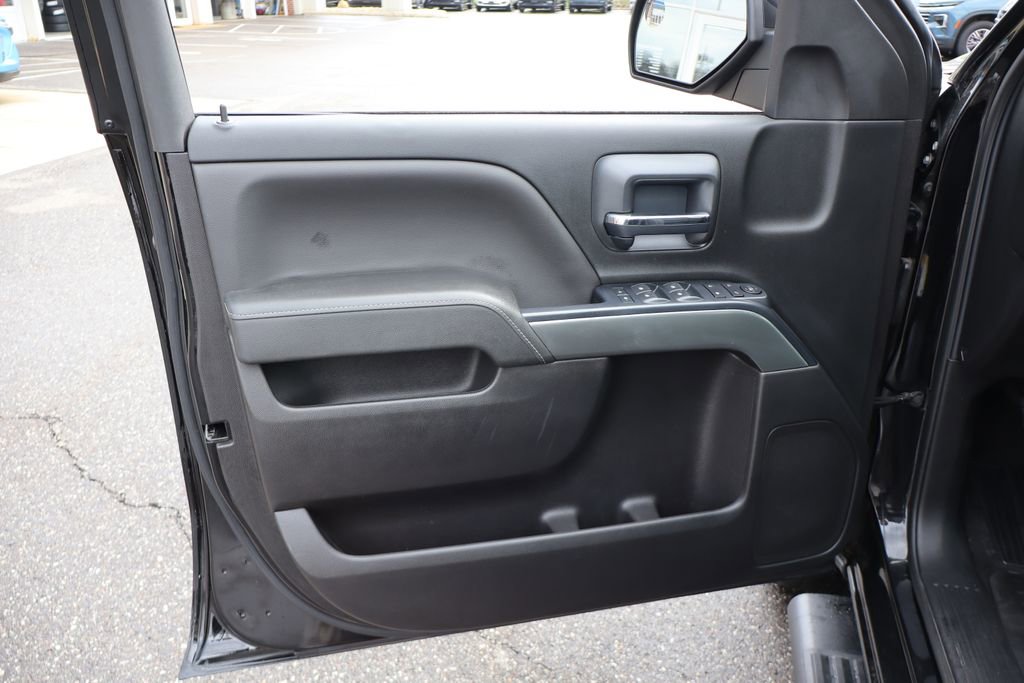 Used 2018 Chevrolet Silverado 1500 LT w/ All Star Edition image 10