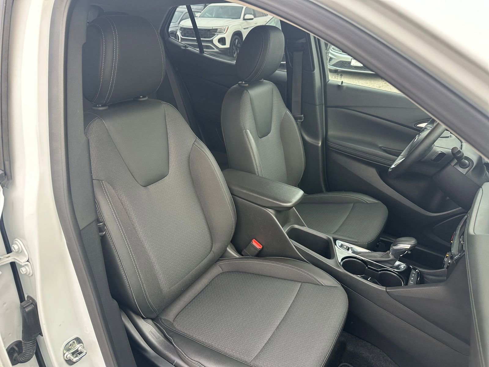 Used 2025 Buick Encore GX Preferred image 34