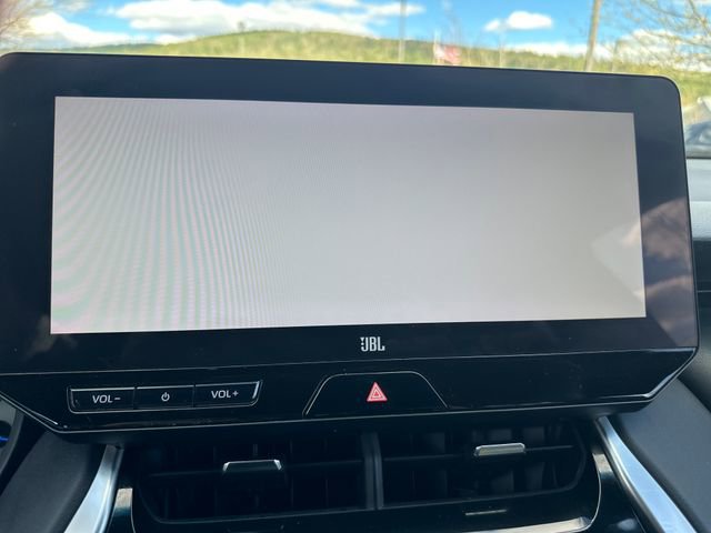 Used 2023 Toyota Venza XLE AWD/4WD image 14