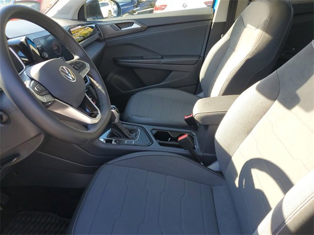 Certified 2025 Volkswagen Taos SE image 20