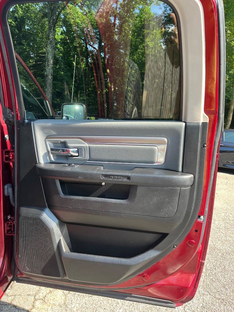 Used 2021 RAM 1500 Classic SLT RWD image 26