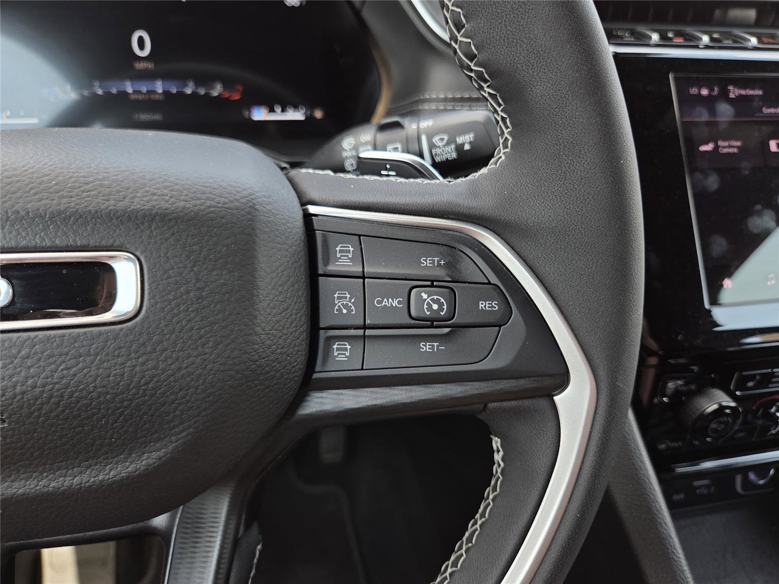 New 2025 Jeep Grand Cherokee L Altitude image 30