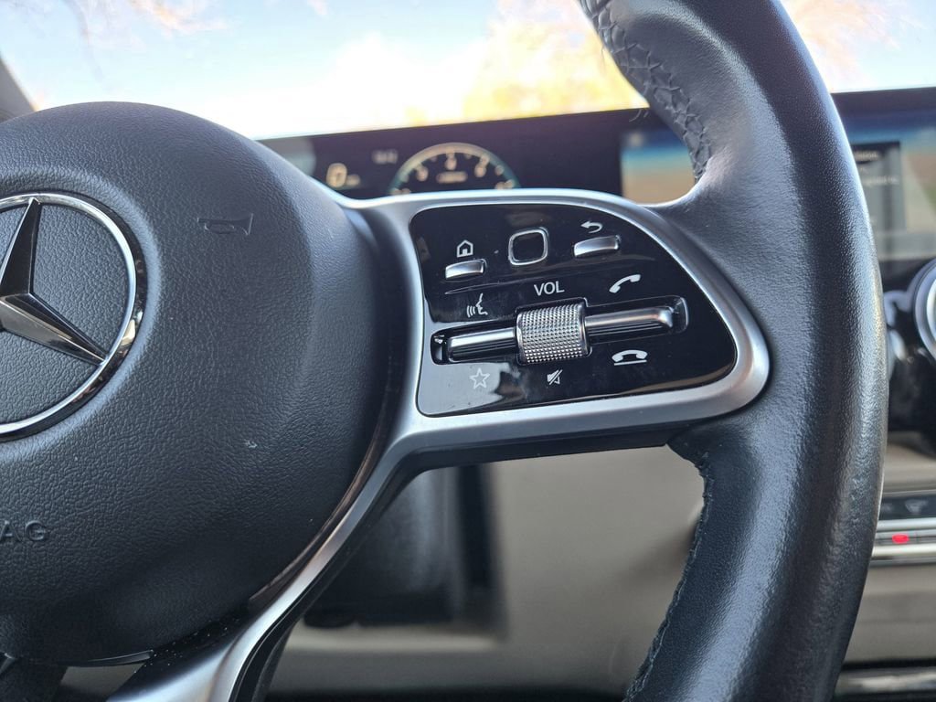 Used 2022 Mercedes-Benz GLB 250 image 19