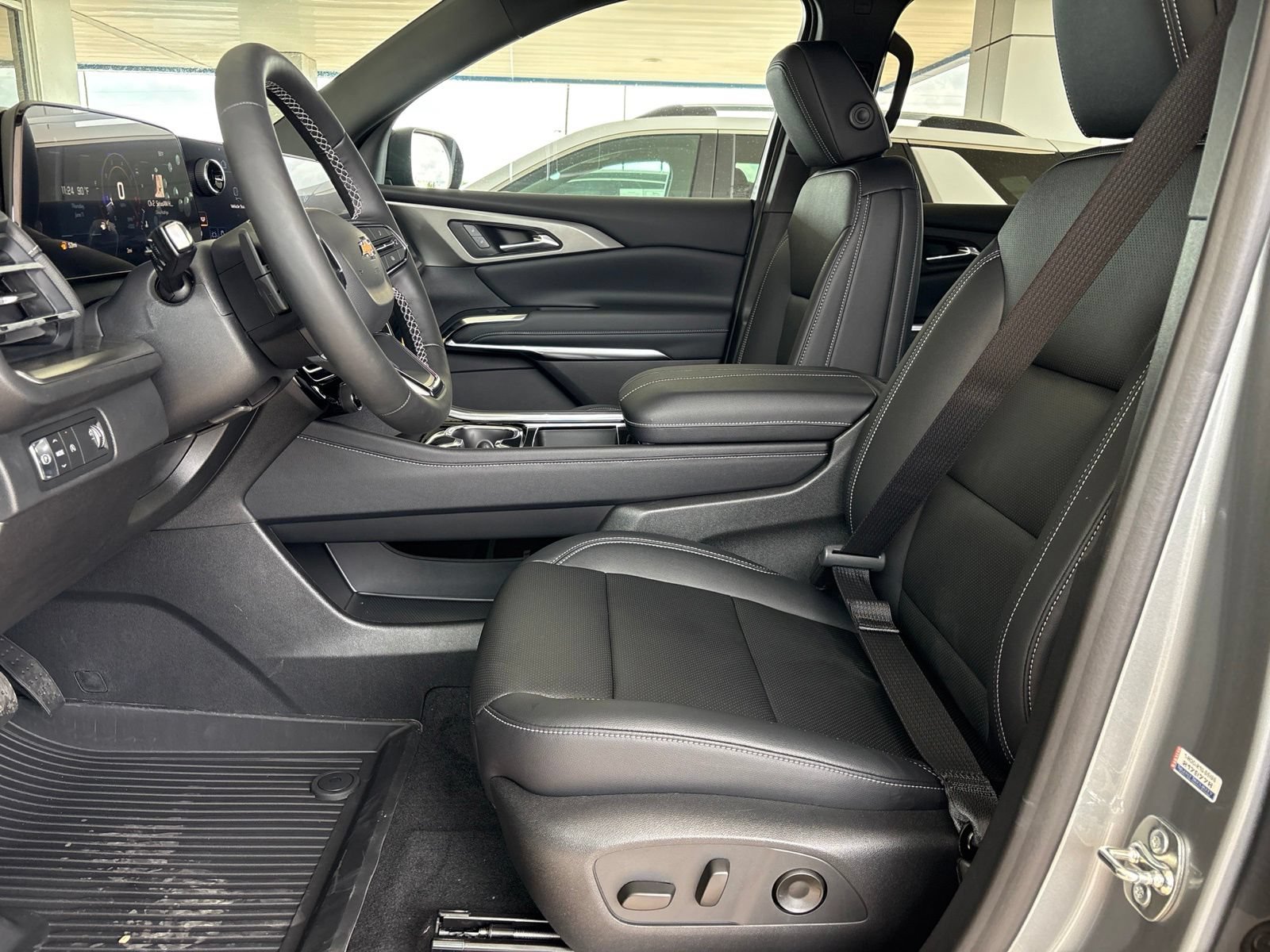 New 2026 Chevrolet Traverse LT w/ Driver Confidence Package FWD image 14