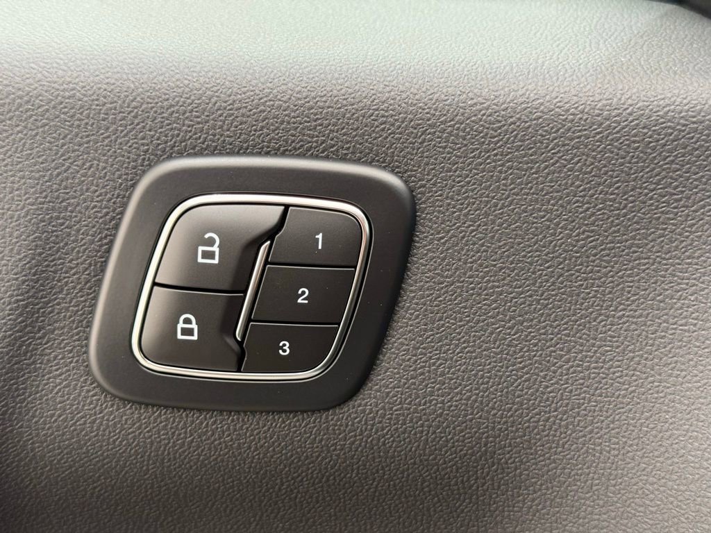 New 2025 Ford Escape SE w/ PHEV Premium Package image 31