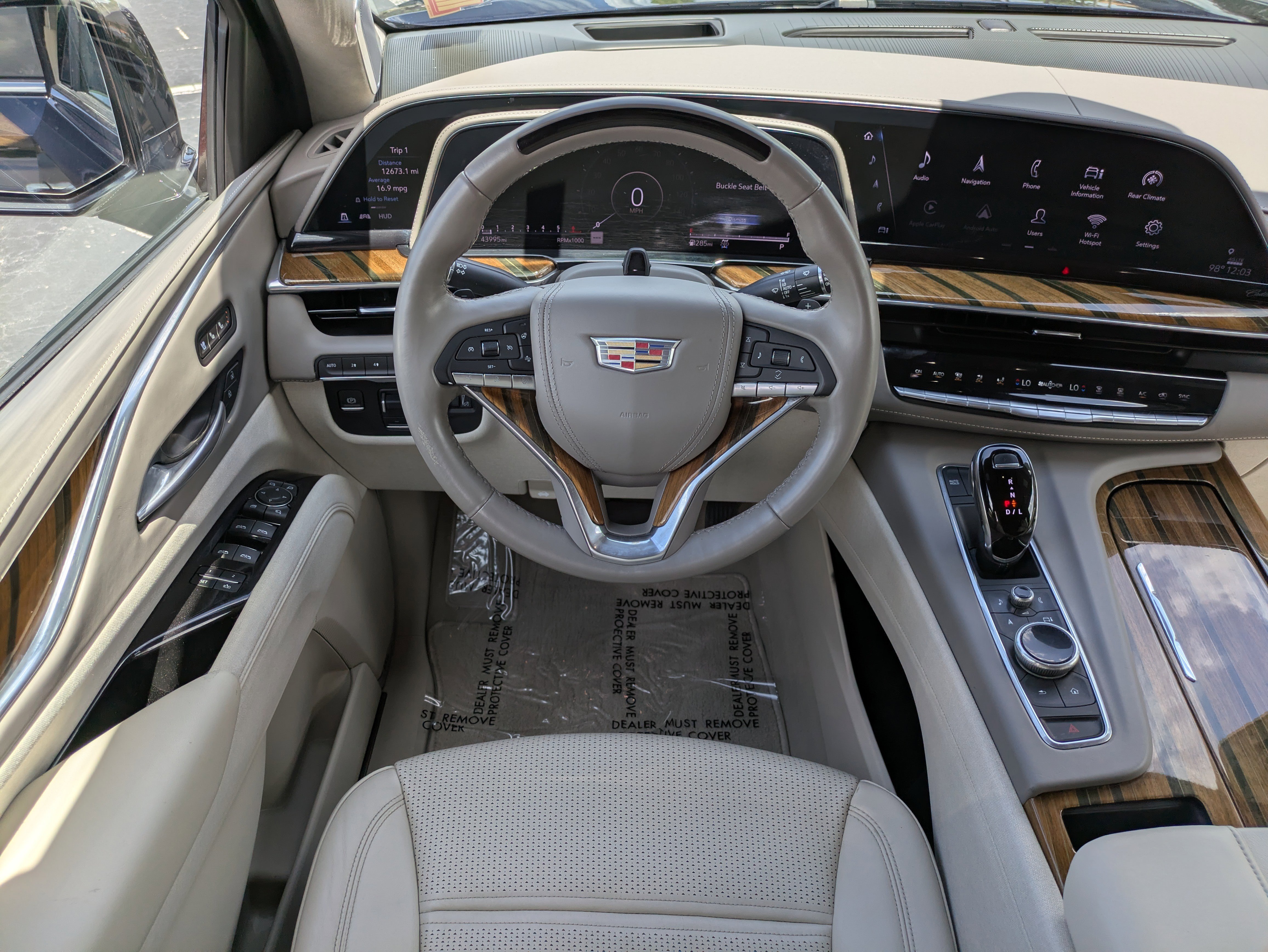 Used 2021 Cadillac Escalade Premium Luxury Platinum AWD/4WD image 16