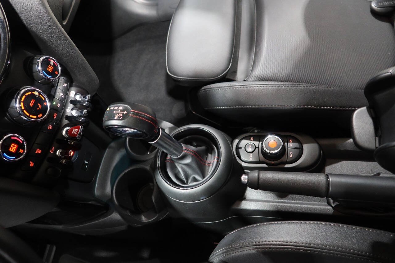 Used 2019 MINI Cooper S w/ Signature Upholstery Package FWD image 29