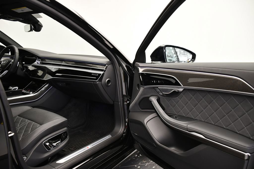 Used 2025 Audi S8 image 44
