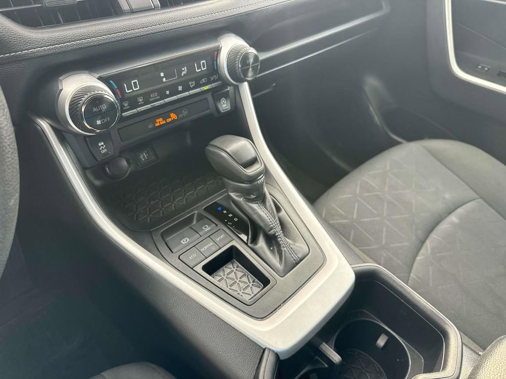Used 2024 Toyota RAV4 XLE image 36