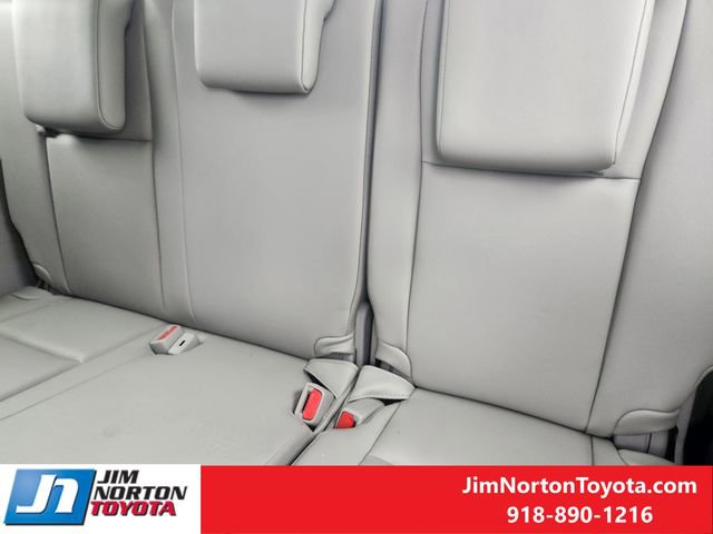 Used 2019 Toyota Highlander XLE image 32