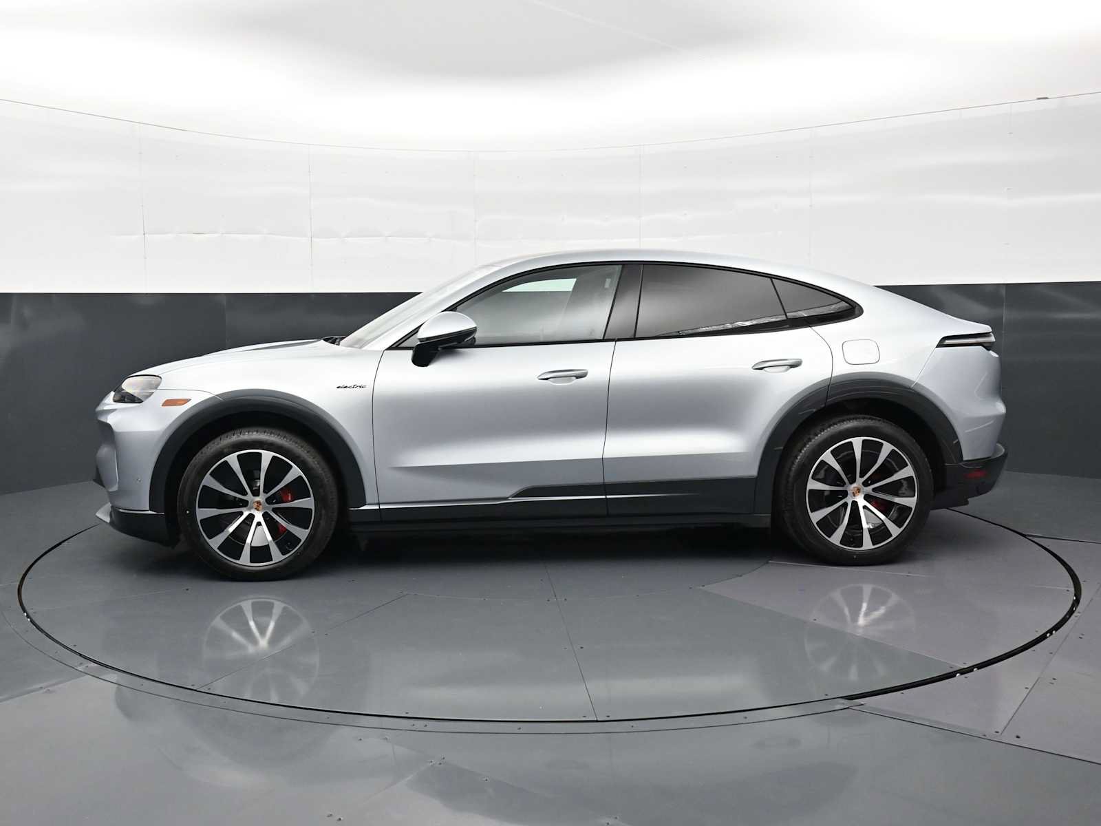 New 2026 Porsche Cayenne S AWD/4WD image 2
