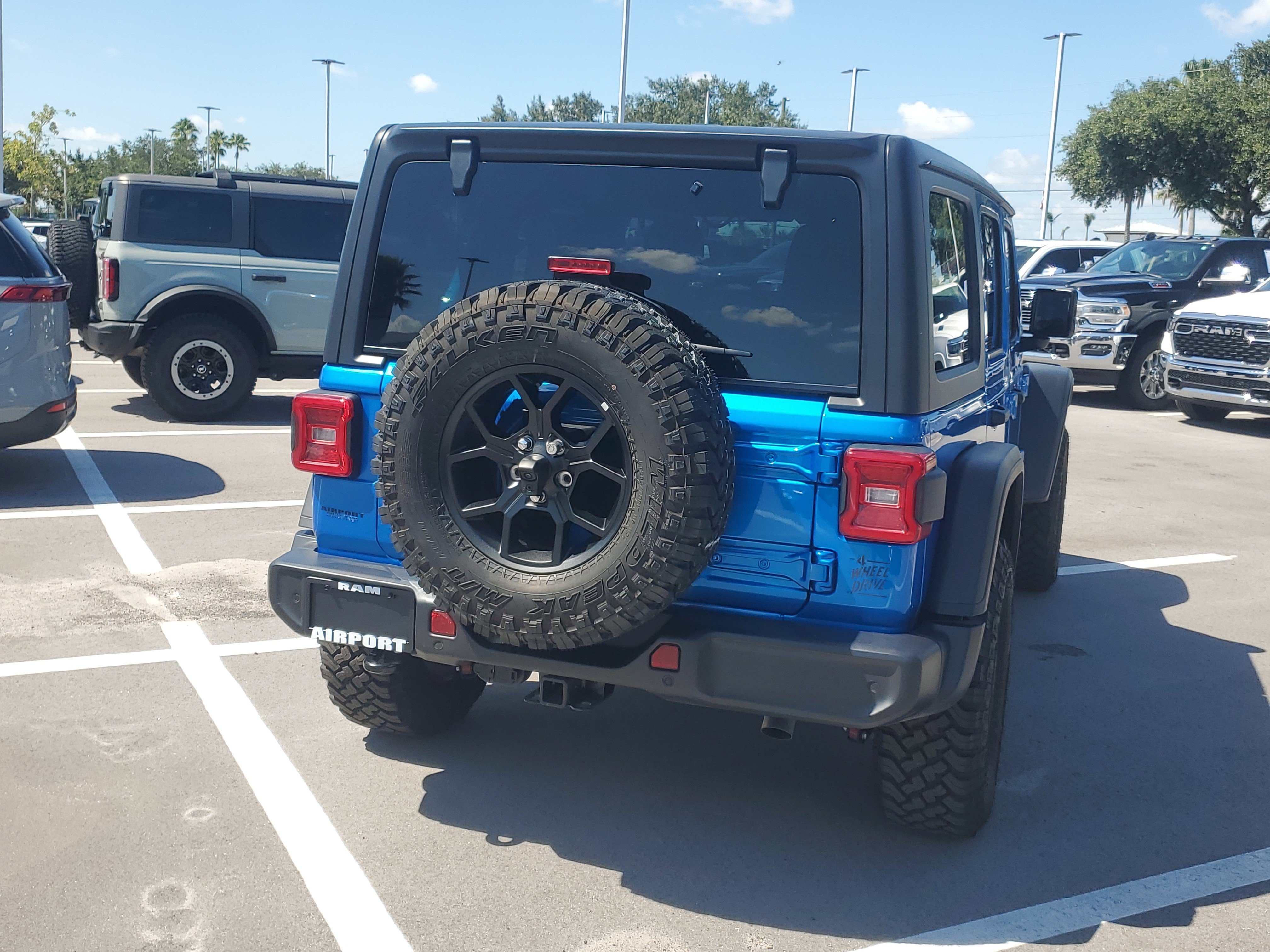 Used 2026 Jeep Wrangler Unlimited Sport AWD/4WD image 6