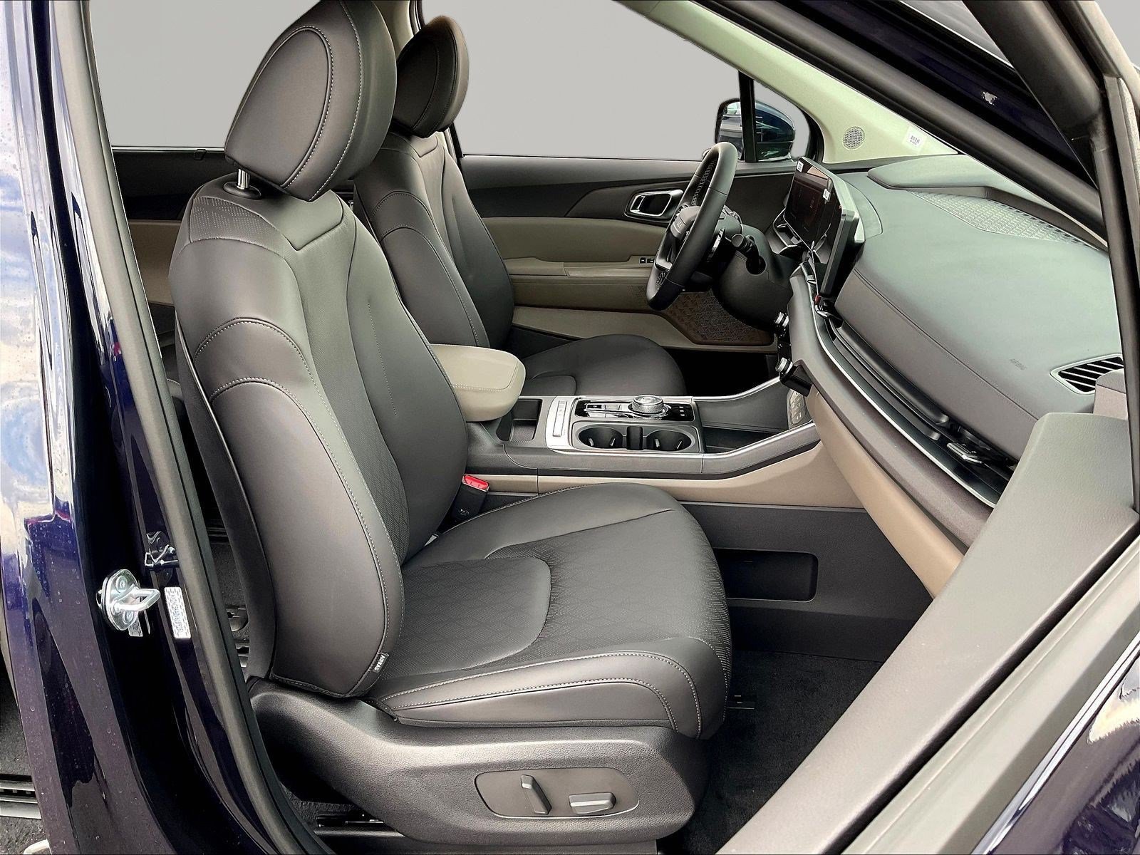 New 2027 Kia Carnival EX FWD image 19