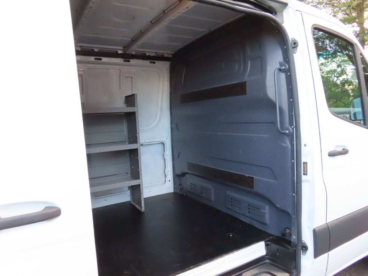 Used 2020 Mercedes-Benz Sprinter 1500 w/ Driver Convenience Package image 13