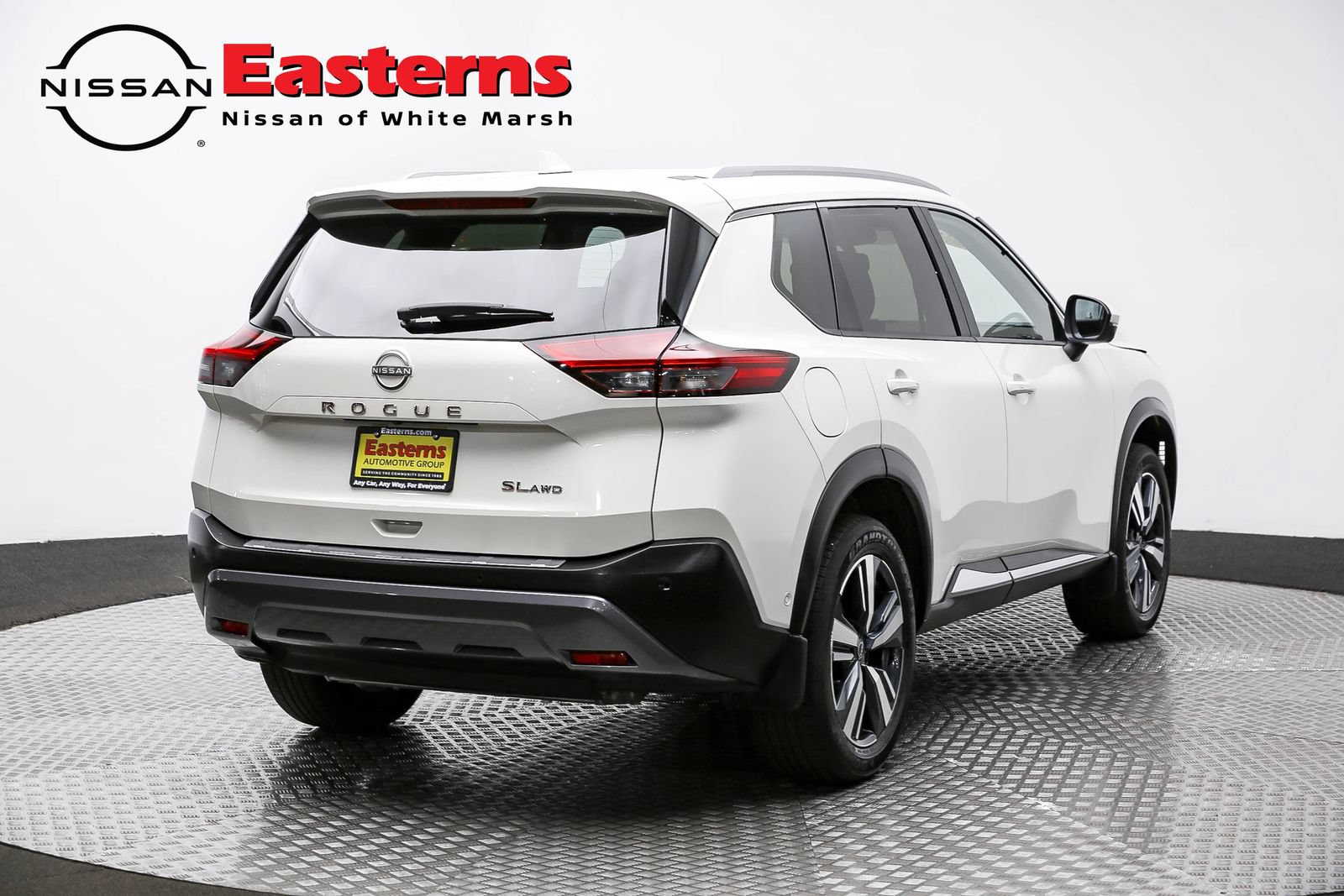 Used 2023 Nissan Rogue SL w/ SL Premium Package AWD/4WD image 5