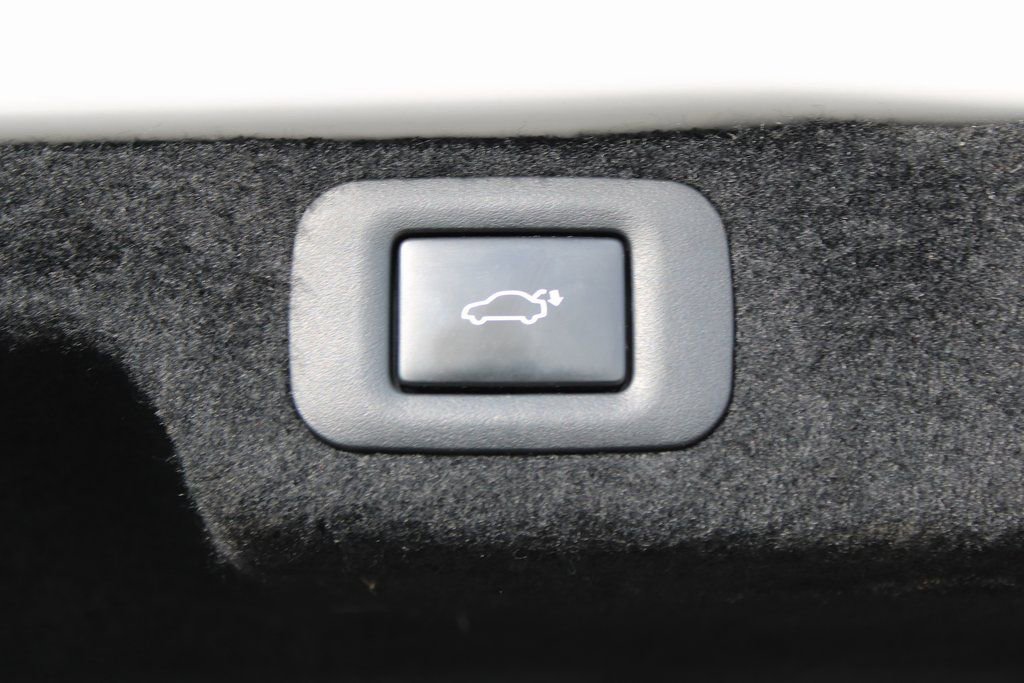 Used 2021 Lexus LS 500h image 31