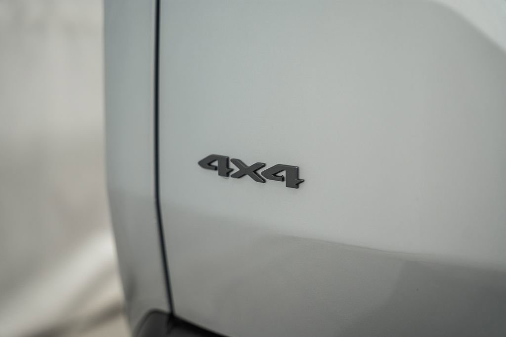 New 2026 Jeep Cherokee Overland image 8