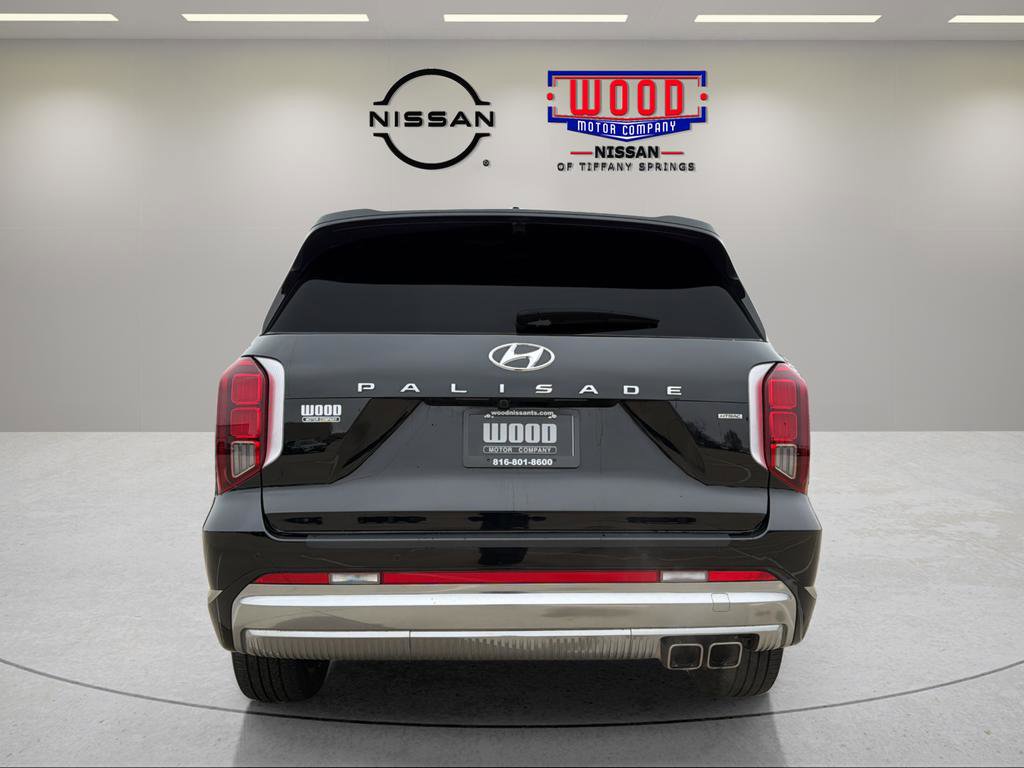 Used 2024 Hyundai Palisade Calligraphy image 3