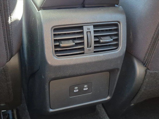 Used 2026 Nissan Rogue SV AWD/4WD image 16