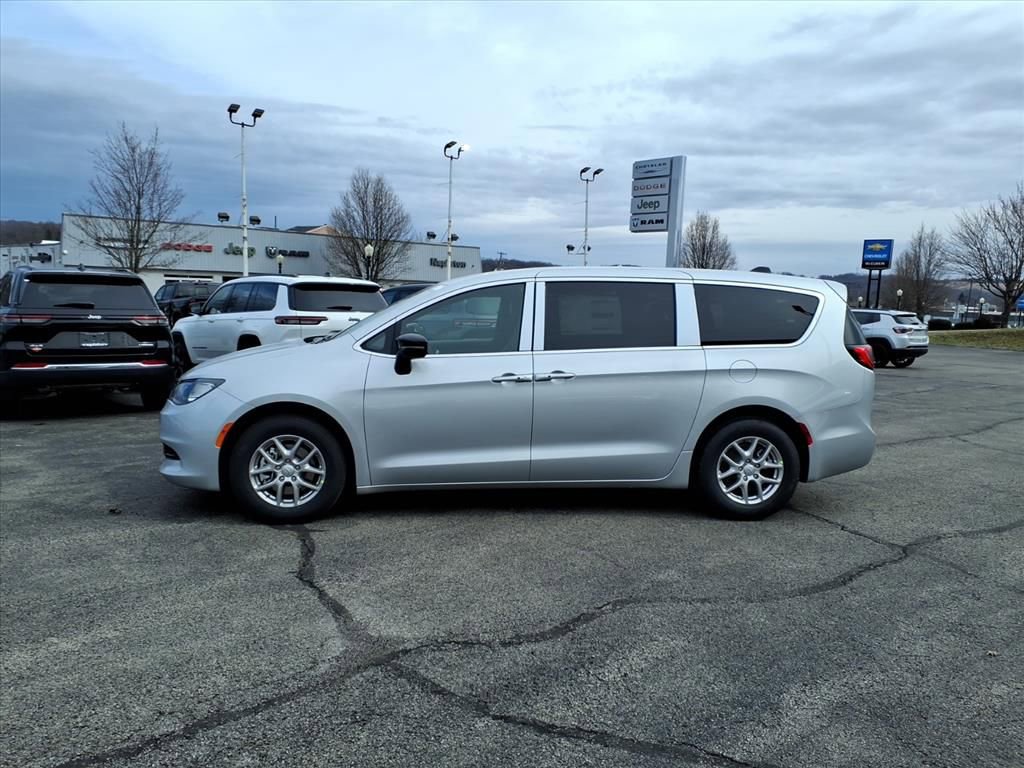 New 2026 Chrysler Voyager LX FWD image 4