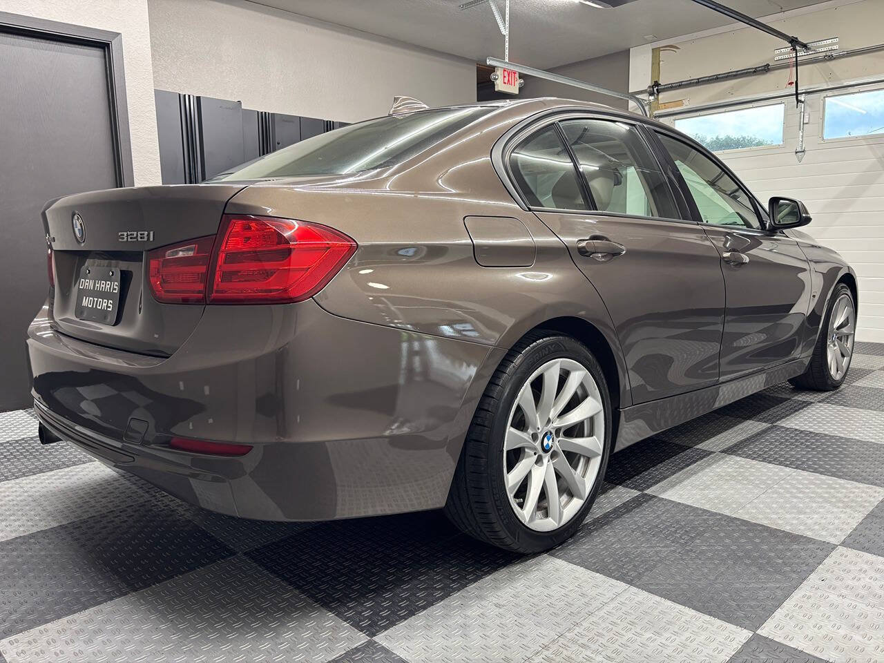 Used 2013 BMW 328i xDrive Sedan AWD/4WD image 8