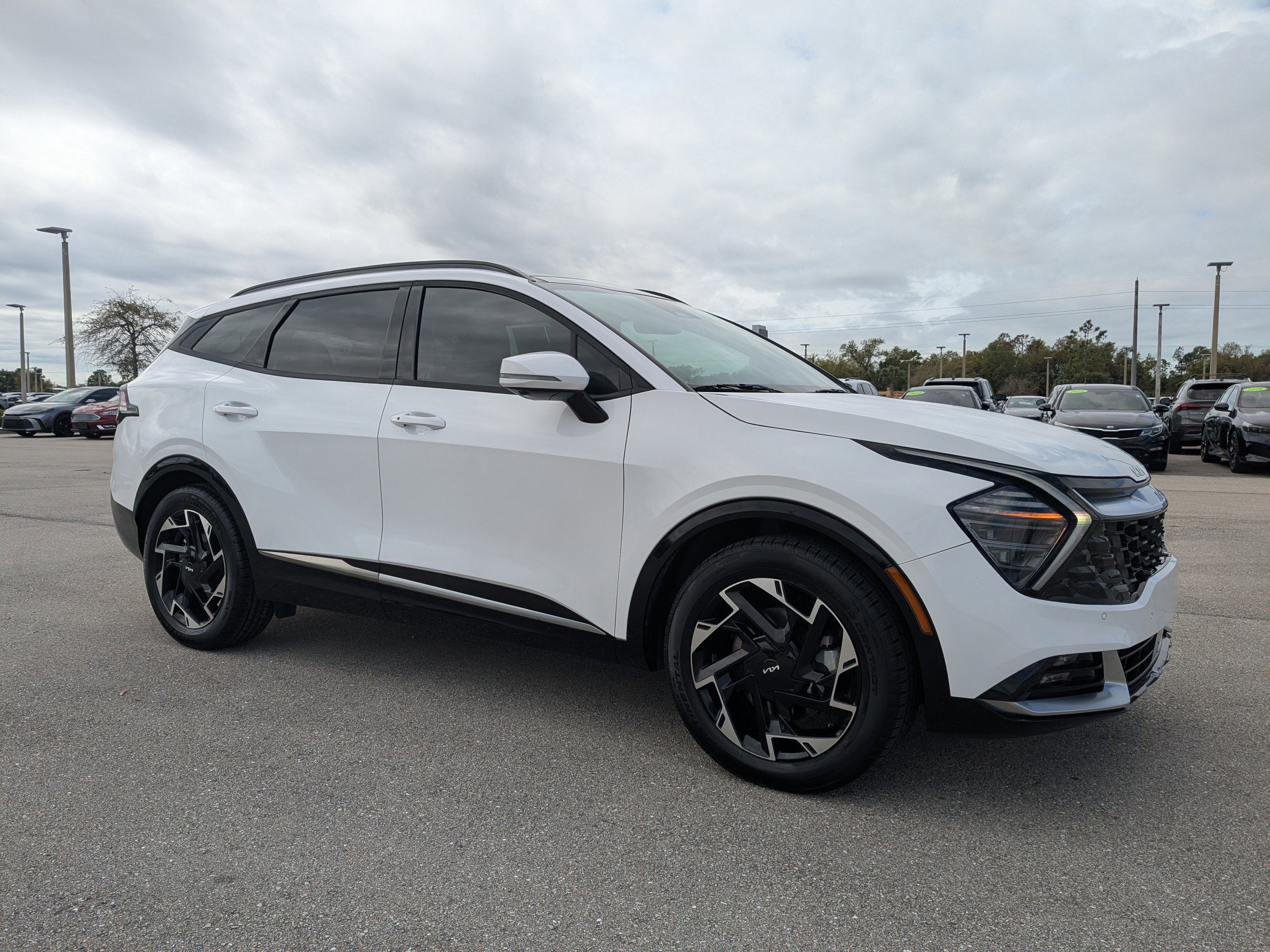 Certified 2023 Kia Sportage SX image 2