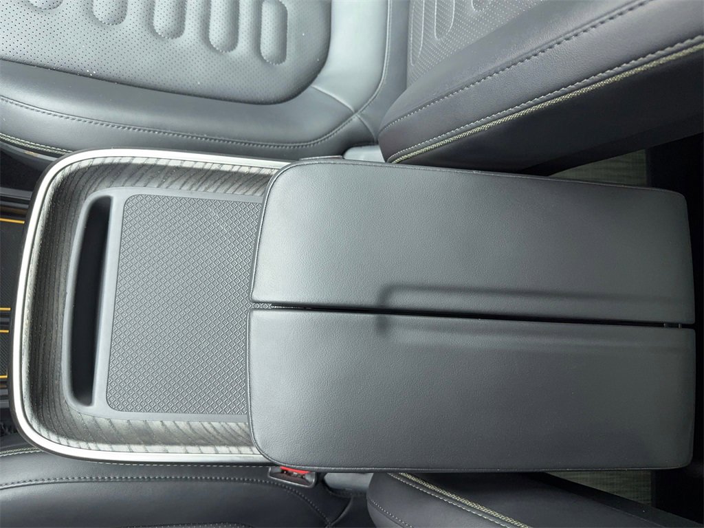 Used 2022 Rivian R1T Adventure image 38