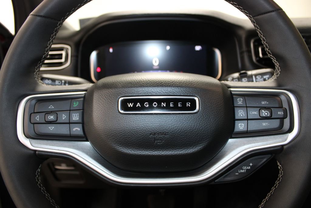 Used 2025 Jeep Wagoneer L Series II w/ 8-pass Seating Package image 43