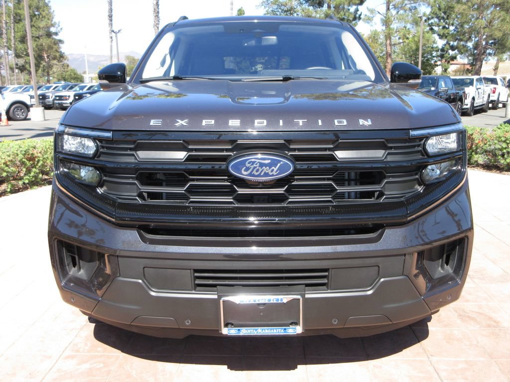 Certified 2025 Ford Expedition Max Active RWD image 7