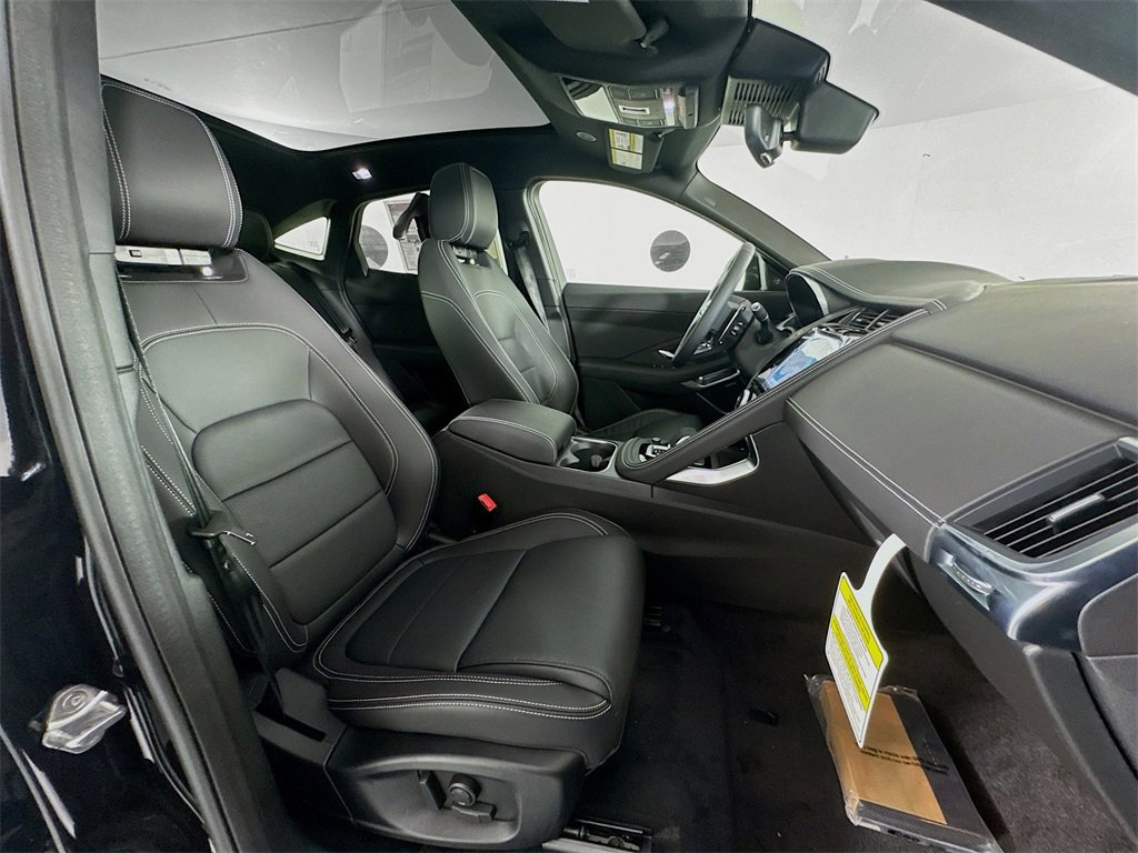 New 2024 Jaguar E-PACE R-Dynamic SE image 28