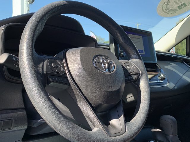 Used 2026 Toyota Corolla LE FWD image 19