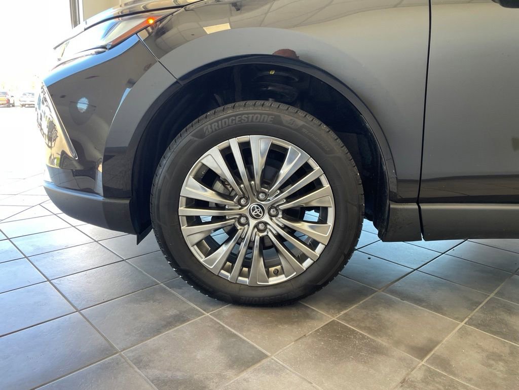 Used 2023 Toyota Venza XLE AWD/4WD image 15