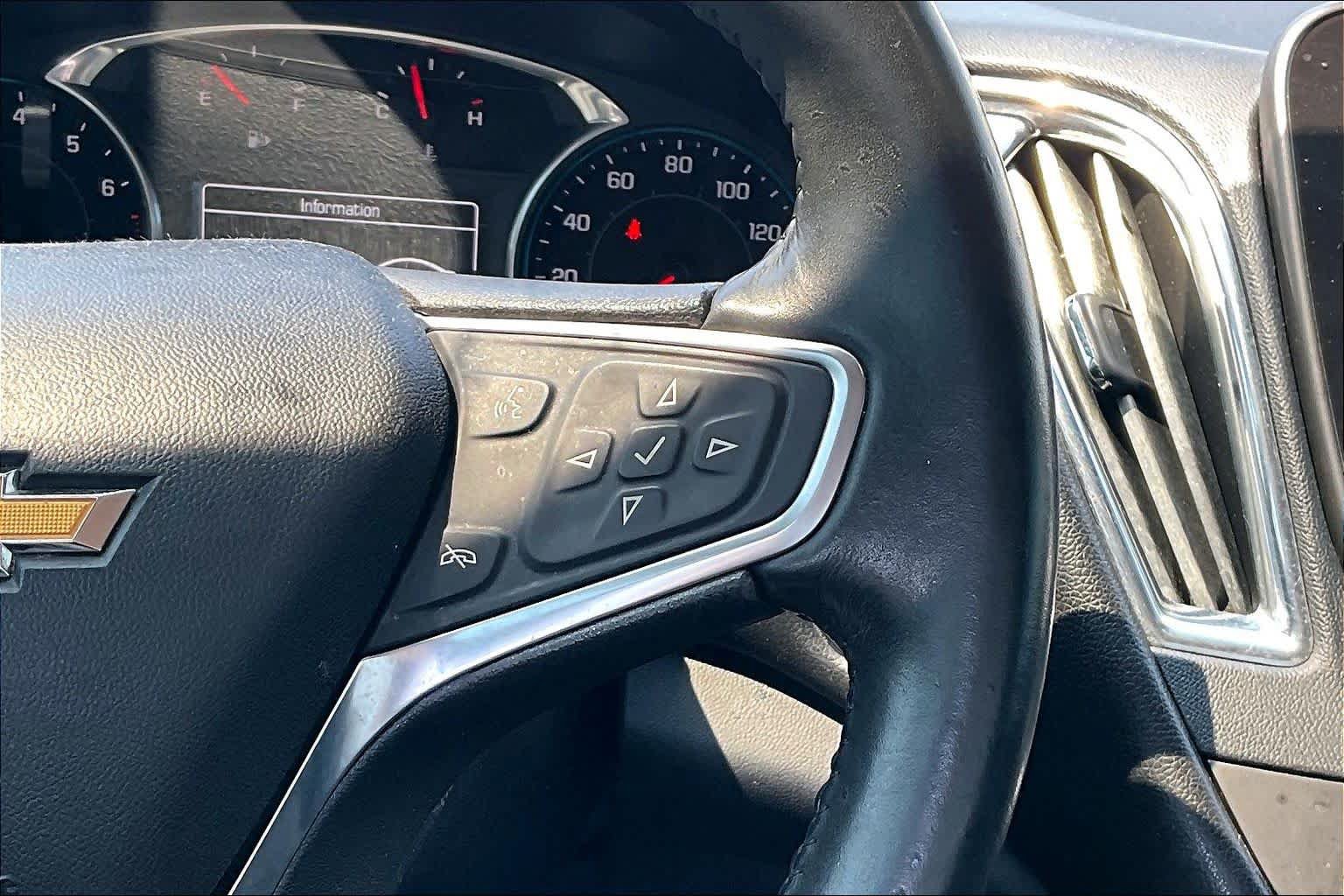 Used 2018 Chevrolet Malibu LT w/ Leather Package FWD image 26