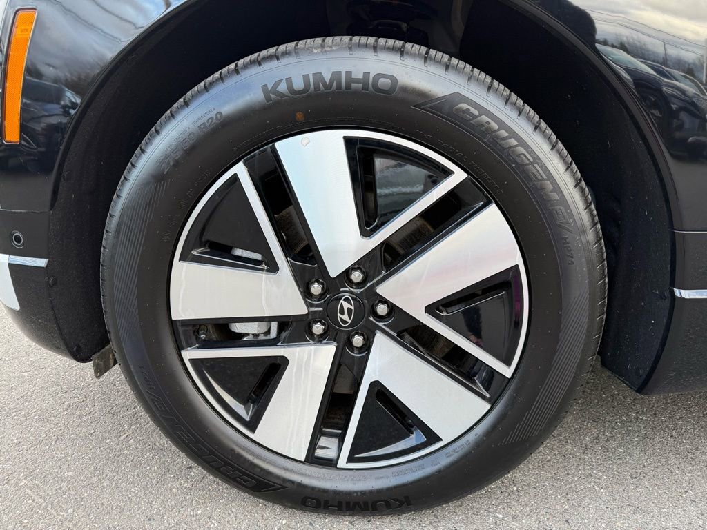 Certified 2026 Hyundai Ioniq 9 SEL image 35