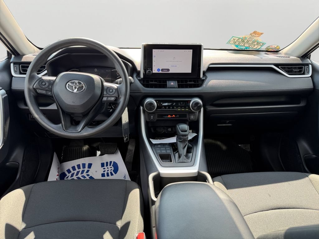 Used 2025 Toyota RAV4 LE AWD/4WD image 16