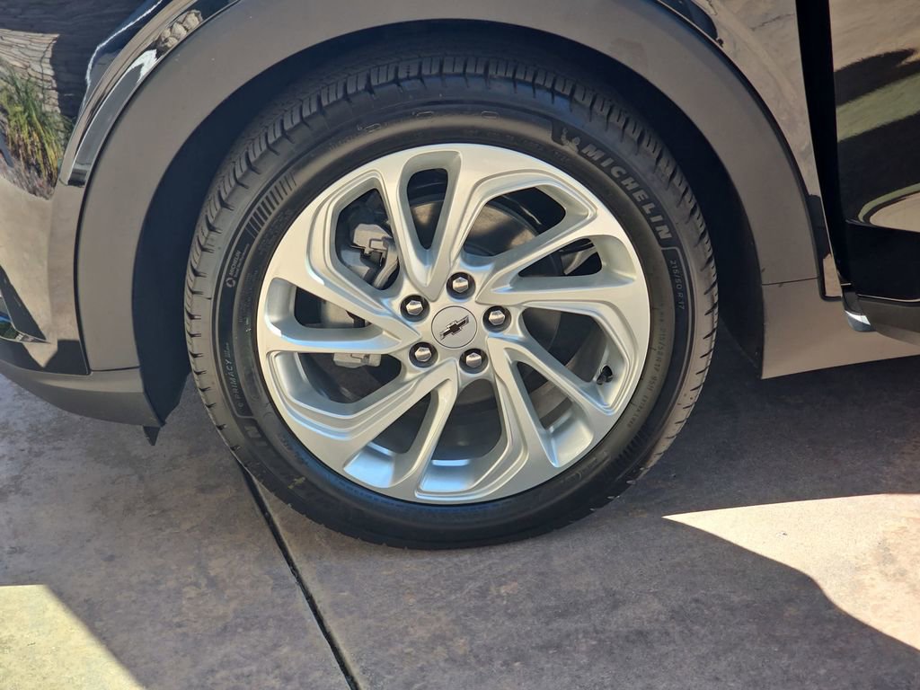 New 2027 Chevrolet Bolt LT w/ Comfort Package image 35