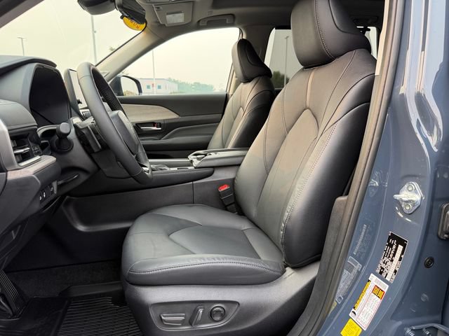 Certified 2025 Toyota Grand Highlander AWD image 14