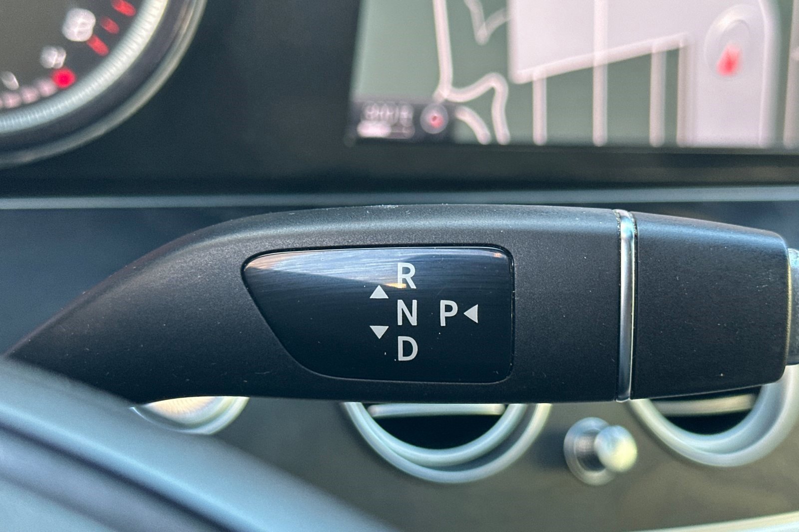 Used 2017 Mercedes-Benz E 300 4MATIC image 14