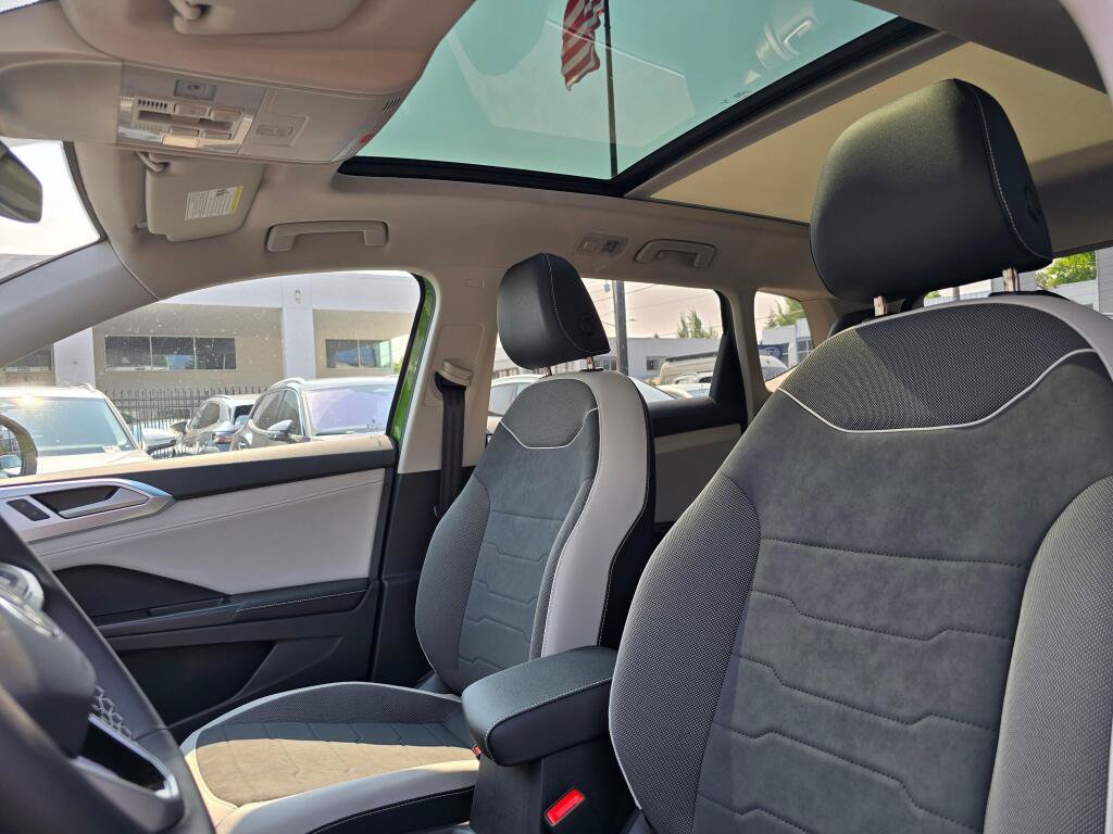 New 2026 Volkswagen Taos SE AWD/4WD image 21