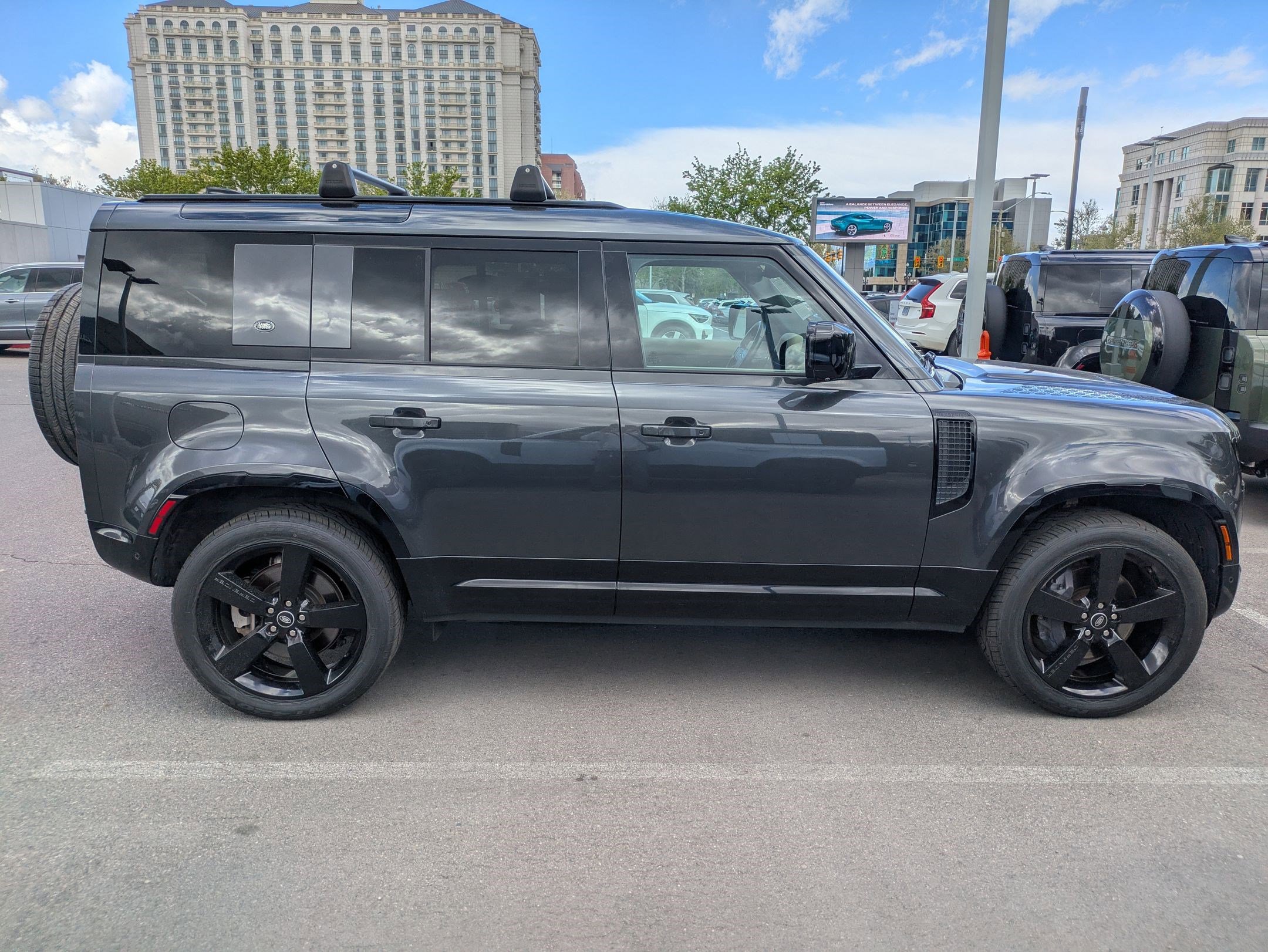 Used 2022 Land Rover Defender 110 X-Dynamic HSE AWD/4WD image 5
