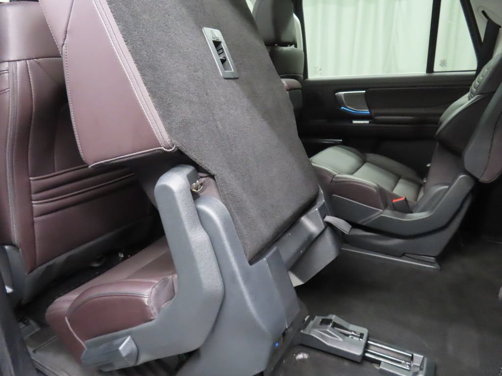 Used 2025 Ford Expedition Max Platinum w/ Platinum Ultimate Package AWD/4WD image 75