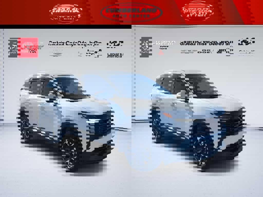 Used 2025 Nissan Kicks SV image 2