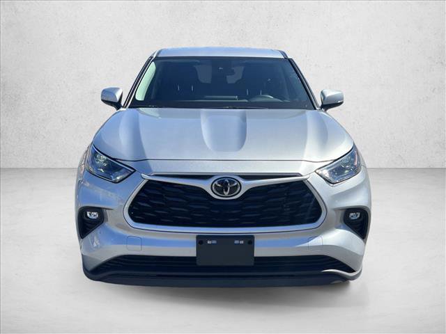 Certified 2025 Toyota Highlander LE image 2
